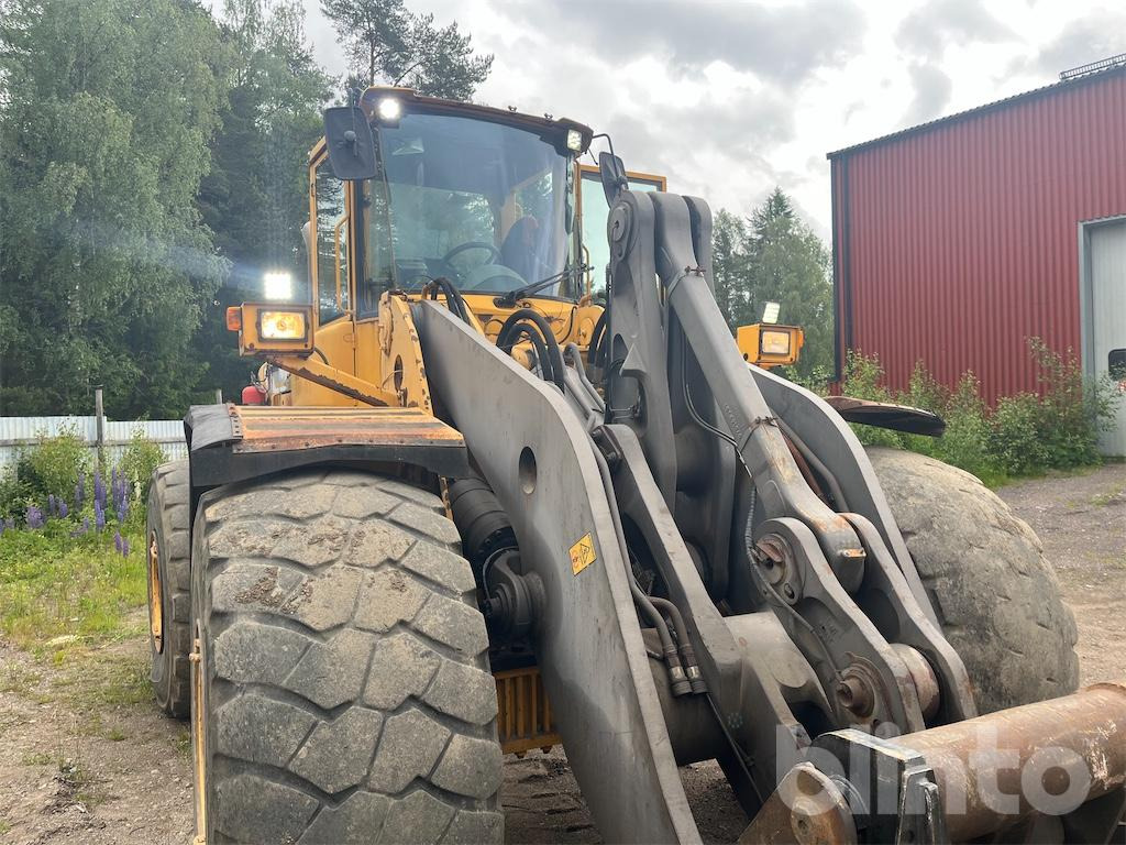 Wheel loader Volvo L220D: picture 10