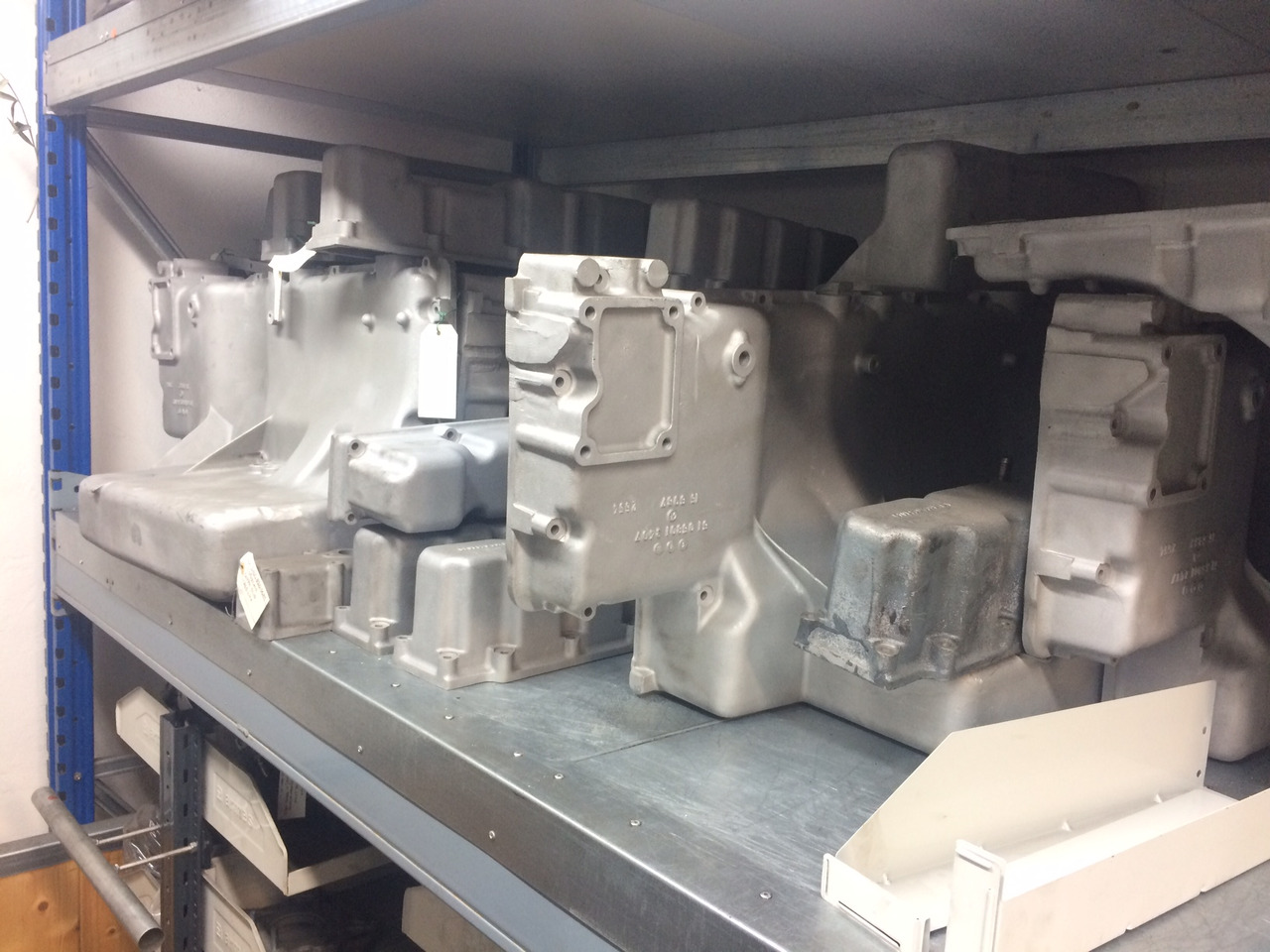 COPPA OLIO MAN 51058015549 - MOTORE D0826LUH - Oil pan: picture 2 COPPA OLIO MAN 51058015549 - MOTORE D0826LUH - Oil pan: picture 2