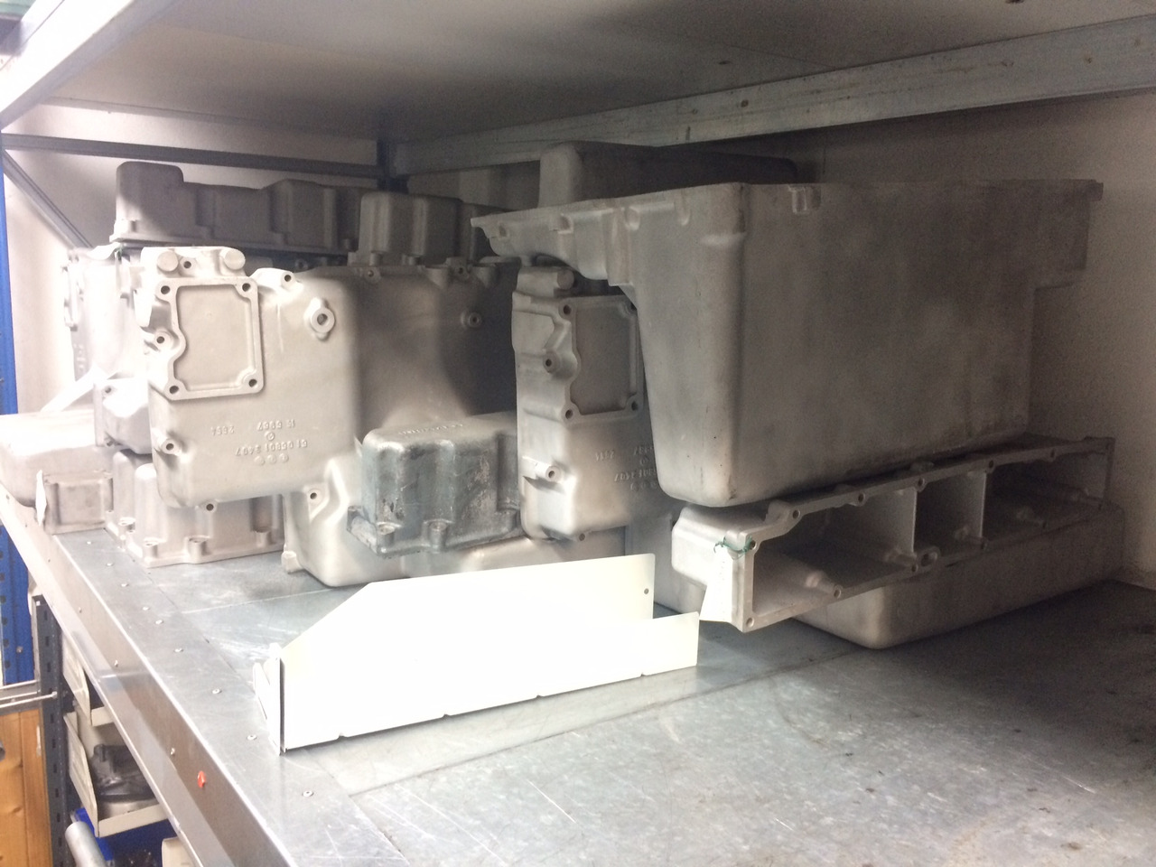 COPPA OLIO MAN 51058015549 - MOTORE D0826LUH - Oil pan: picture 3 COPPA OLIO MAN 51058015549 - MOTORE D0826LUH - Oil pan: picture 3