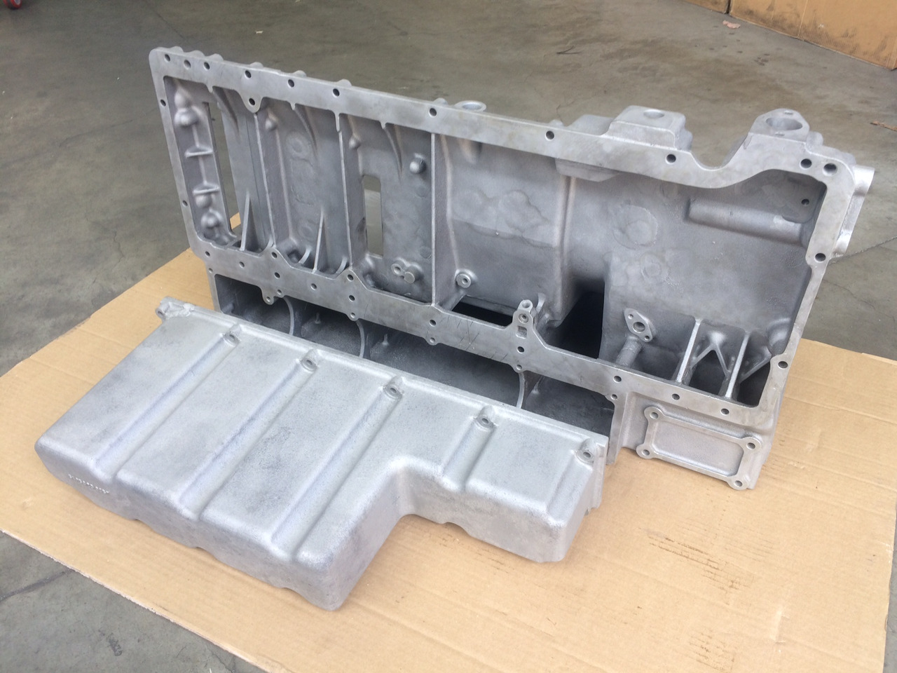 COPPA OLIO MAN 51058015648 - MOTORE D0836LUH01 / D0836LUH02 - Oil pan: picture 2 COPPA OLIO MAN 51058015648 - MOTORE D0836LUH01 / D0836LUH02 - Oil pan: picture 2