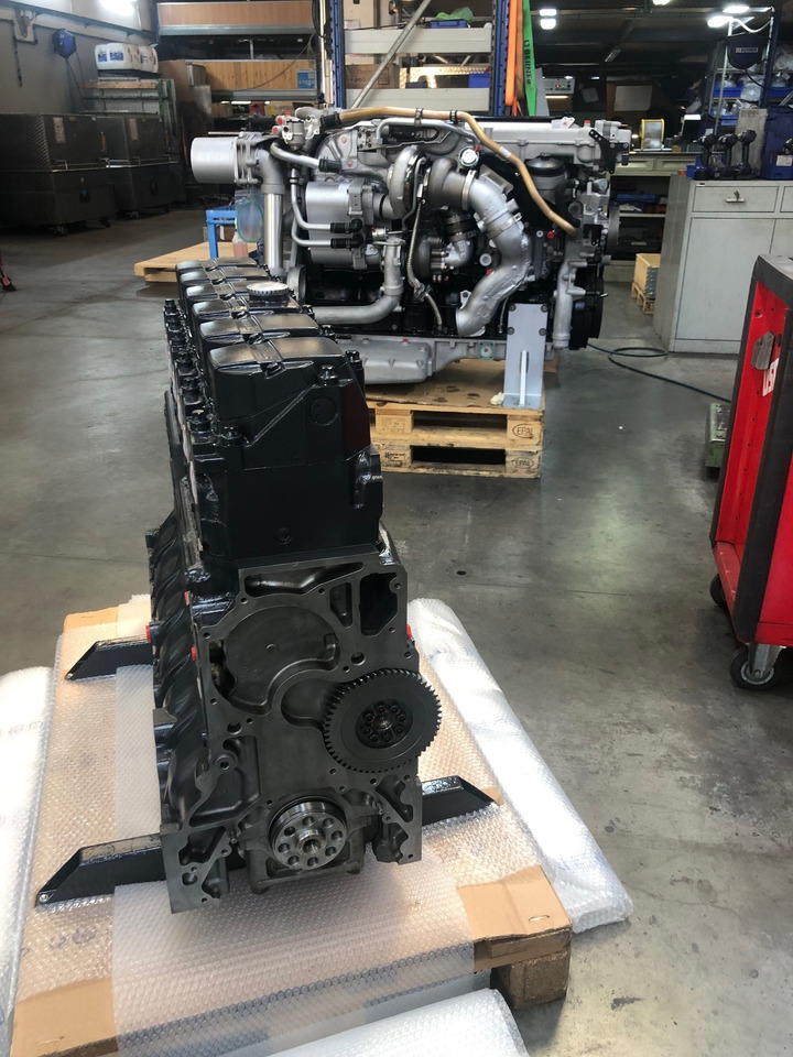 LONGBLOCK LIEBHERR D846 - Cylinder block: picture 4 LONGBLOCK LIEBHERR D846 - Cylinder block: picture 4