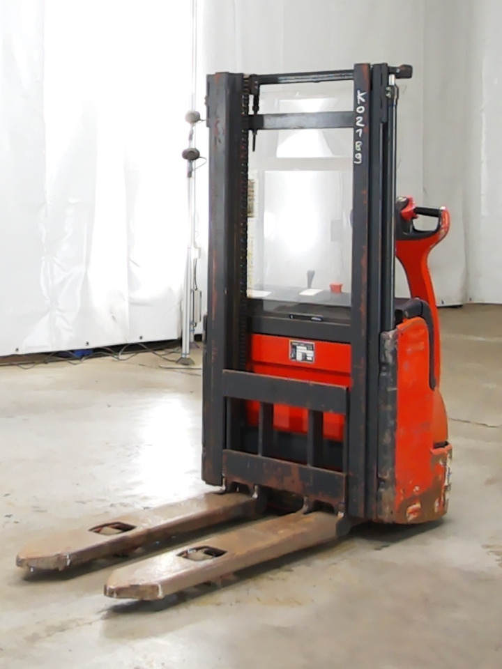 Linde L12 - Stacker: picture 1 Linde L12 - Stacker: picture 1