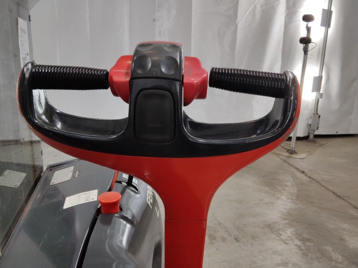 Linde L12 - Stacker: picture 3 Linde L12 - Stacker: picture 3