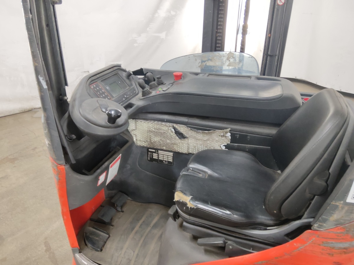 Linde R16HD-01 - Reach truck: picture 3 Linde R16HD-01 - Reach truck: picture 3