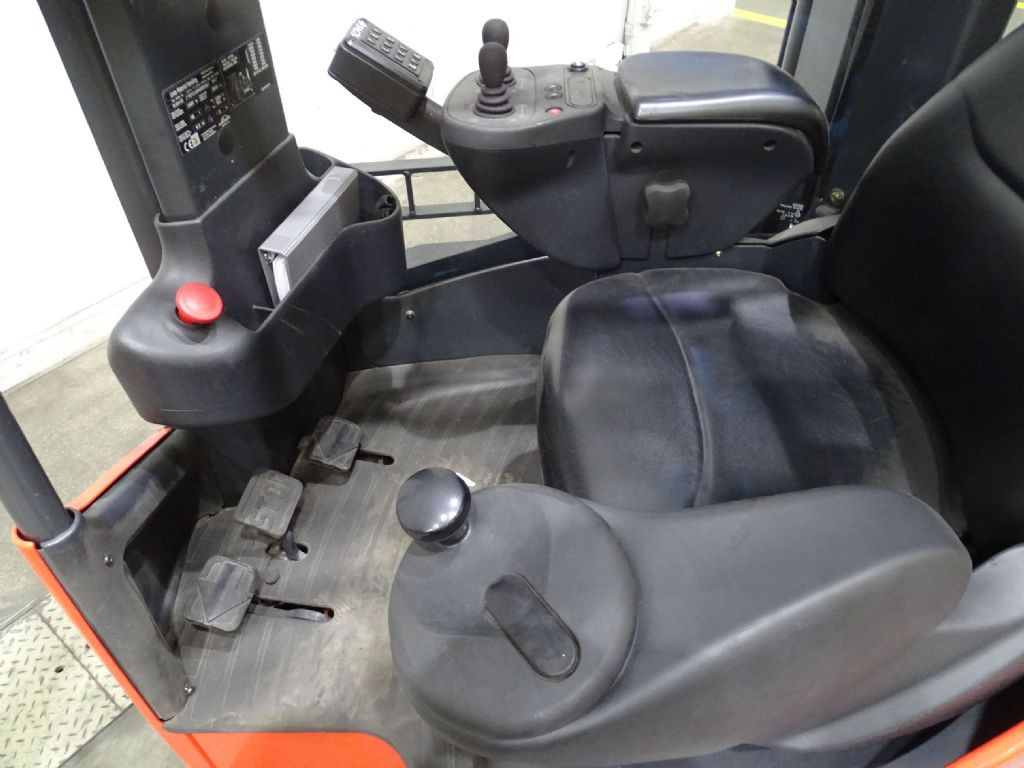 Linde R16X-03 - Reach truck: picture 3 Linde R16X-03 - Reach truck: picture 3