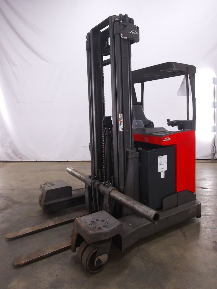 Linde R25F - Reach truck: picture 5 Linde R25F - Reach truck: picture 5
