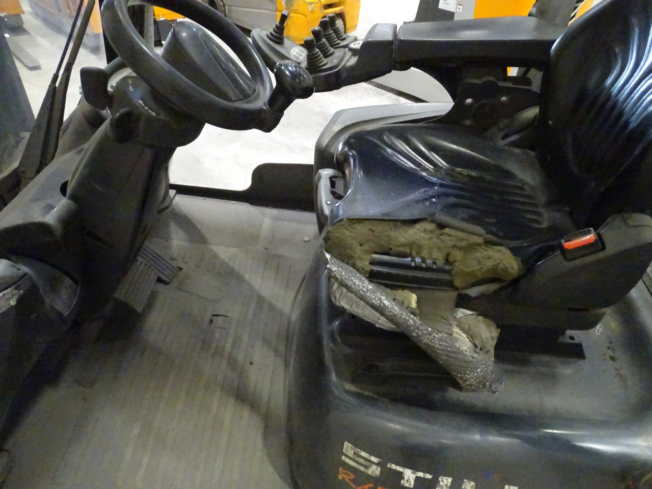 Still RX70-40 - Diesel forklift: picture 3 Still RX70-40 - Diesel forklift: picture 3