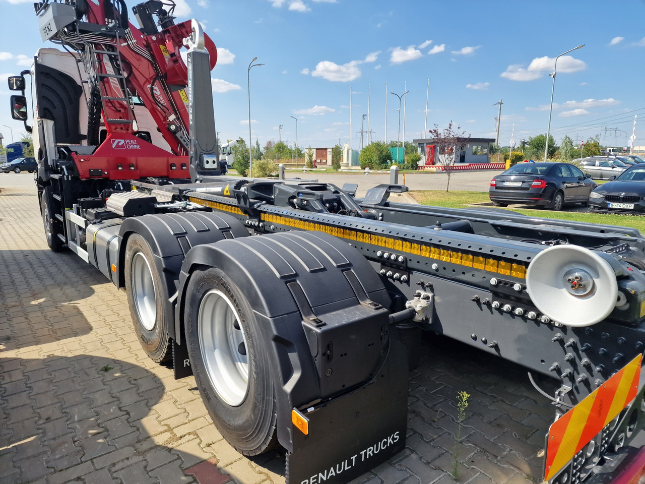 Renault - Hook lift truck, Crane truck: picture 4 Renault - Hook lift truck, Crane truck: picture 4