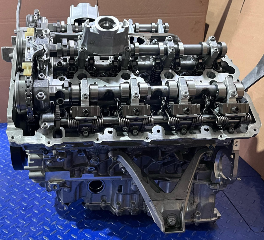 BMW Motor S63B44B Euro 6 - Engine: picture 5 BMW Motor S63B44B Euro 6 - Engine: picture 5
