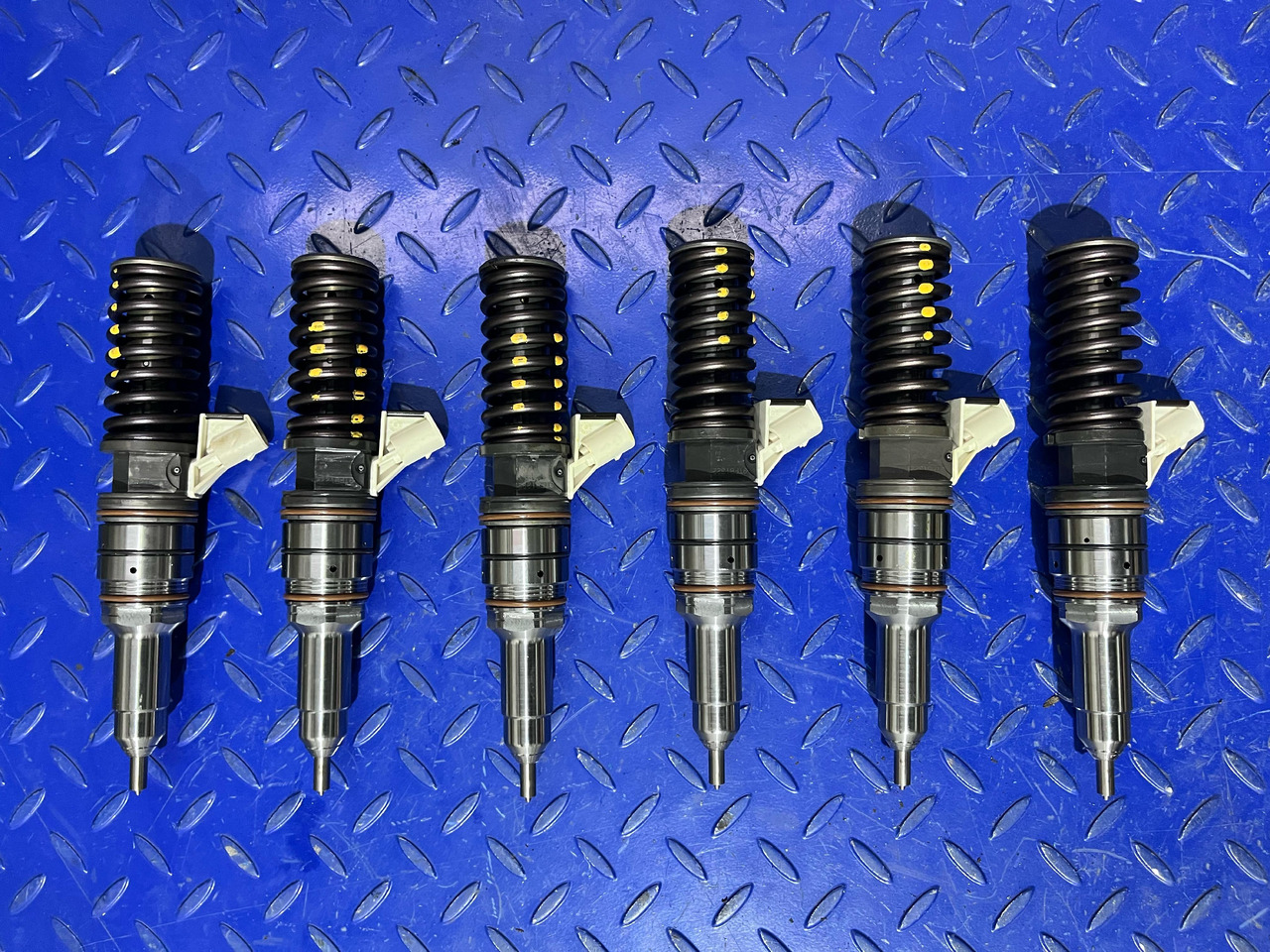 BOSCH Pump Nozzle Iveco 504287069 - Injector: picture 1 BOSCH Pump Nozzle Iveco 504287069 - Injector: picture 1