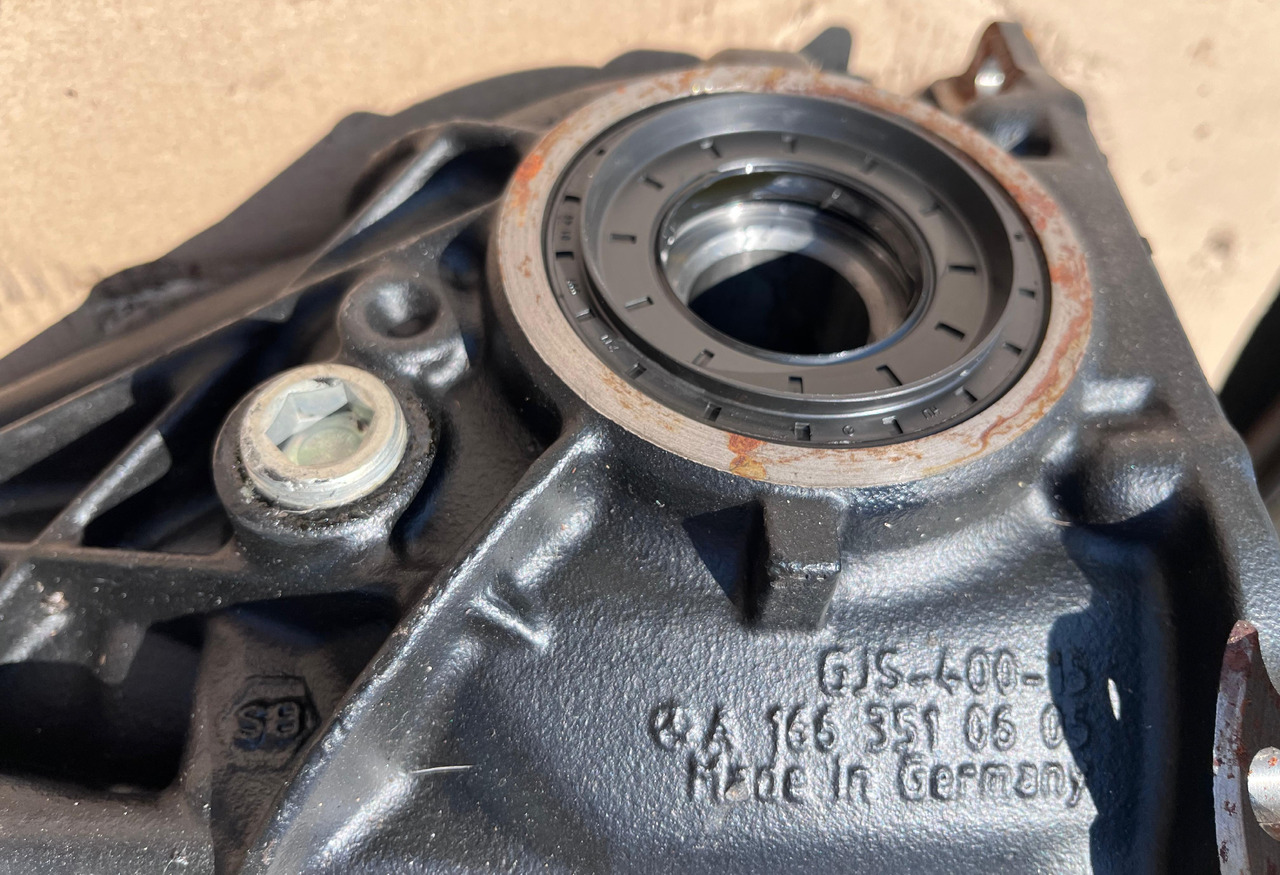MERCEDES-BENZ Mercedes Benz Rear Axle Differential A1663510605 - Differential gear: picture 3 MERCEDES-BENZ Mercedes Benz Rear Axle Differential A1663510605 - Differential gear: picture 3