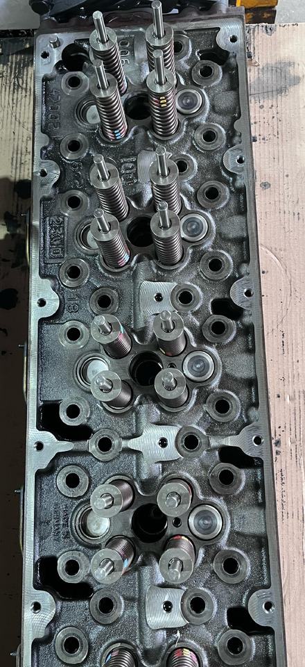 Mercedes Actros MP4 Euro 6 Cylinderhead OM470 - Engine and parts for Truck: picture 2 Mercedes Actros MP4 Euro 6 Cylinderhead OM470 - Engine and parts for Truck: picture 2