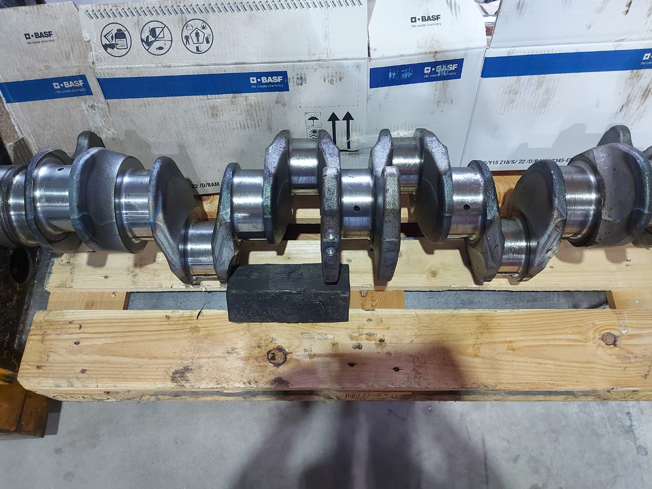 Mercedes Crankshaft OM473 Euro 6 - Crankshaft: picture 1 Mercedes Crankshaft OM473 Euro 6 - Crankshaft: picture 1