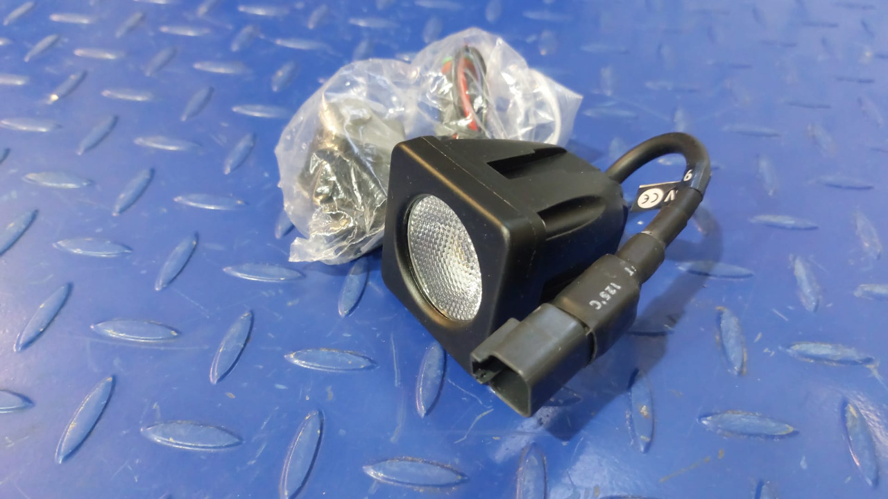 WELDEX-1040S Far lumina de lucru - Headlight for Construction machinery: picture 1 WELDEX-1040S Far lumina de lucru - Headlight for Construction machinery: picture 1