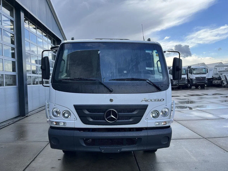 Mercedes-Benz Accelo 815 4x2 Garbage Compactor (2 units) Accelo 815 4x2 Garbage Compactor (2 units) - Garbage truck: picture 4 Mercedes-Benz Accelo 815 4x2 Garbage Compactor (2 units) Accelo 815 4x2 Garbage Compactor (2 units) - Garbage truck: picture 4