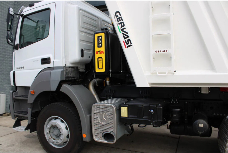 Mercedes-Benz Axor 3344 K 6x4 Tipper Truck on lease Mercedes-Benz Axor 3344 K 6x4 Tipper Truck: picture 11