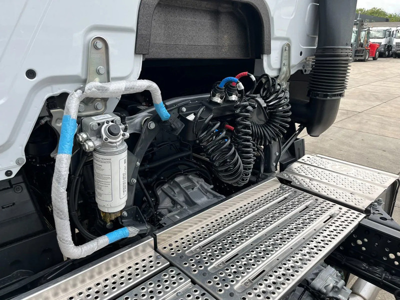 New Tractor unit Mercedes-Benz Actros 3340 S 6x4 Tractor Head: picture 13