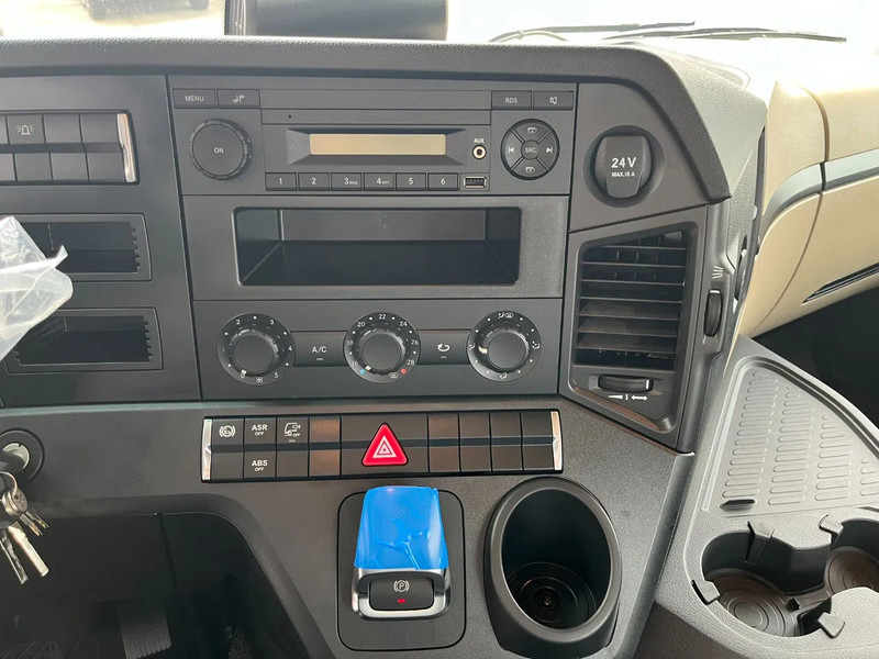 New Tractor unit Mercedes-Benz Actros 3340 S 6x4 Tractor Head: picture 19
