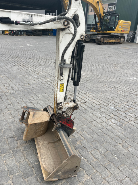 Mini excavator Cat 301.8-05A: picture 11