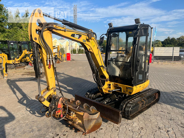 Cat 302.7D - Mini excavator: picture 3 Cat 302.7D - Mini excavator: picture 3