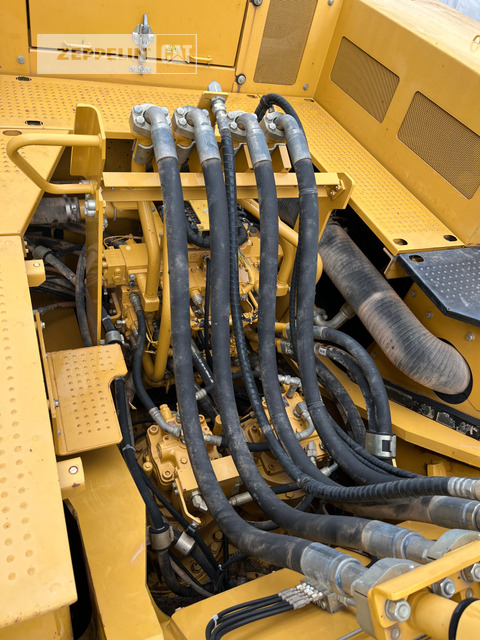 Crawler excavator Cat 374FL: picture 30