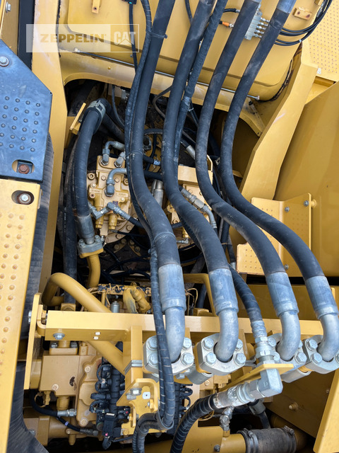 Crawler excavator Cat 374FL: picture 36