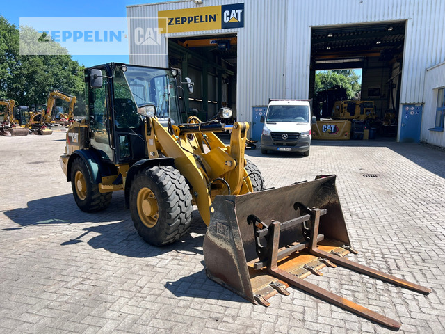 Cat 906M - Wheel loader: picture 1 Cat 906M - Wheel loader: picture 1