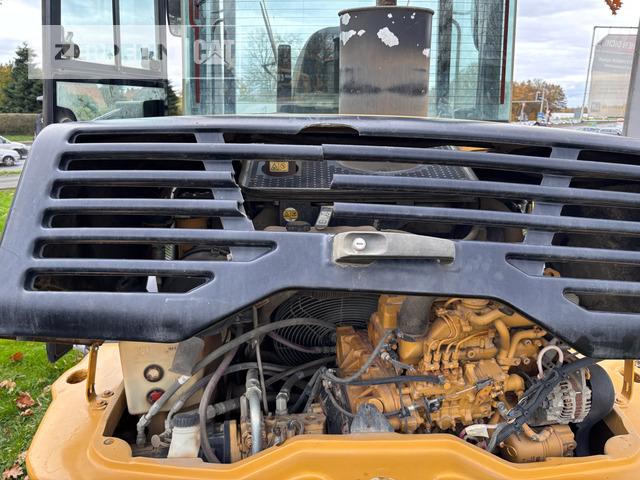 Wheel loader Cat 908H: picture 7