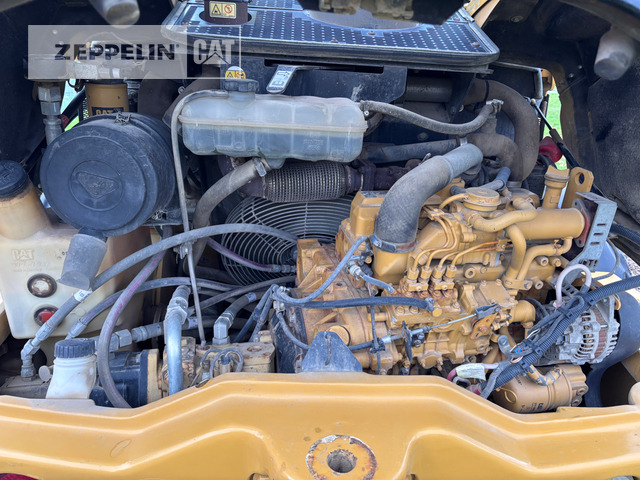 Wheel loader Cat 908H: picture 6