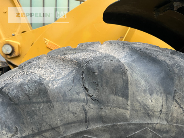 Wheel loader Cat 918M: picture 10
