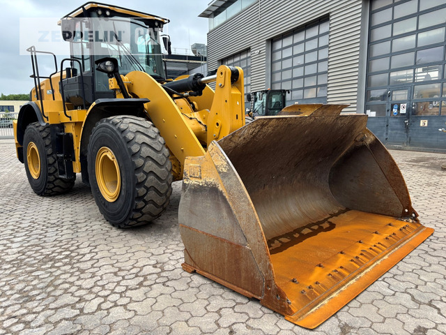 Cat 962M - Wheel loader: picture 1 Cat 962M - Wheel loader: picture 1