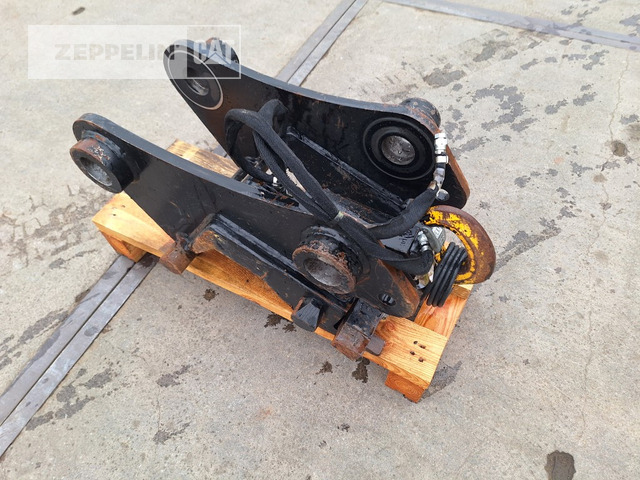 Cat CW10H - Quick coupler for Construction machinery: picture 3 Cat CW10H - Quick coupler for Construction machinery: picture 3