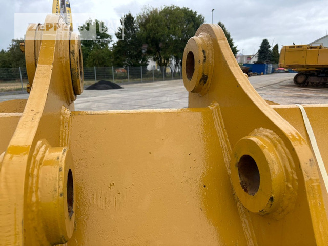 Cat TL2000 - Excavator bucket: picture 5 Cat TL2000 - Excavator bucket: picture 5