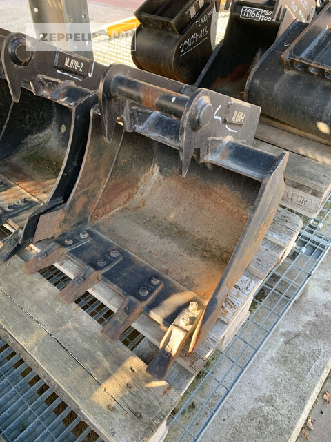 Cat UTL50-MS01-301.8 - Excavator bucket for Construction machinery: picture 2 Cat UTL50-MS01-301.8 - Excavator bucket for Construction machinery: picture 2