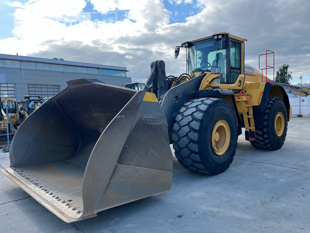 Volvo L220H - Wheel loader: picture 1 Volvo L220H - Wheel loader: picture 1