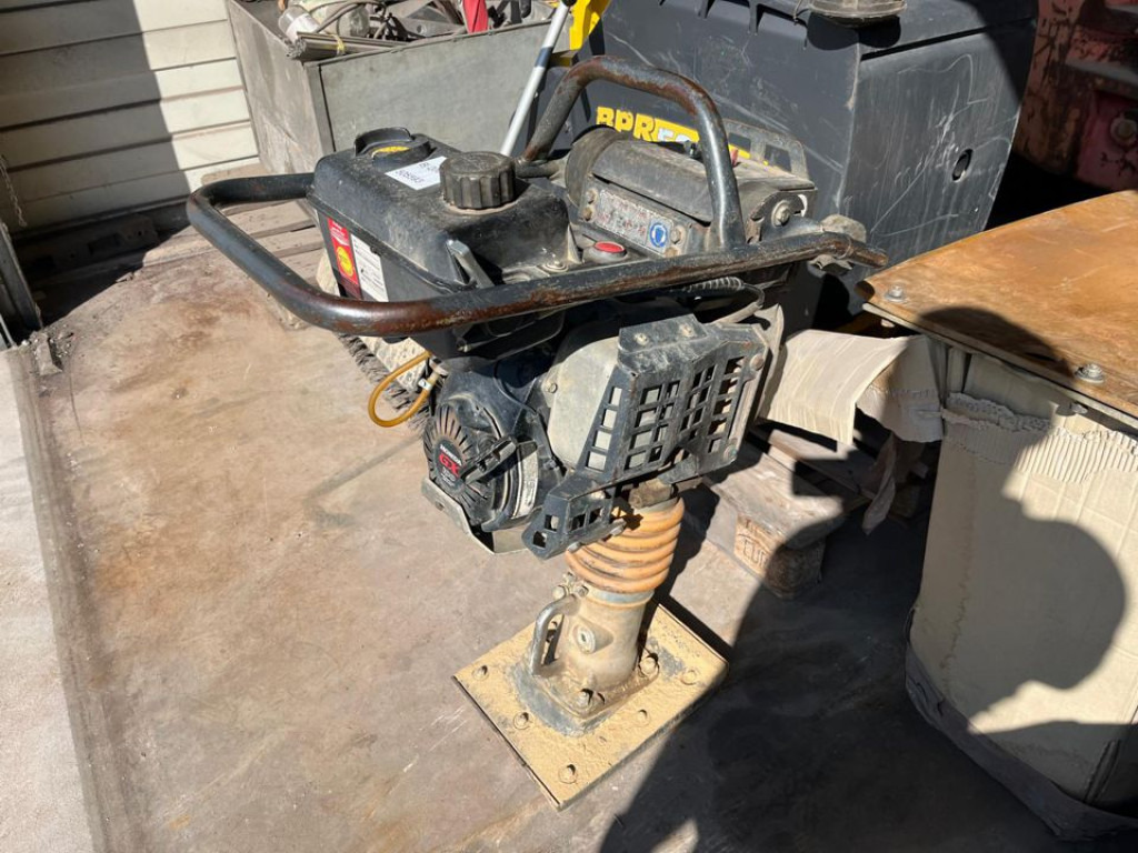 BOMAG BT 60 4 Diverse Stampfer - Construction machinery: picture 2 BOMAG BT 60 4 Diverse Stampfer - Construction machinery: picture 2