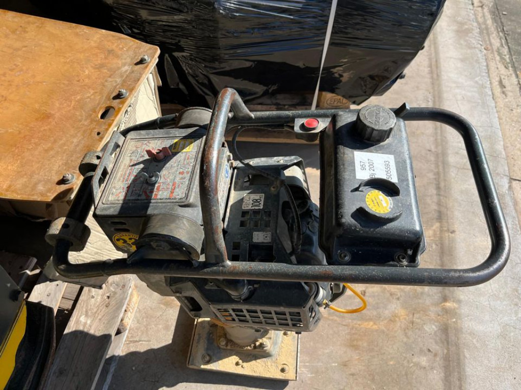 BOMAG BT 60 4 Diverse Stampfer - Construction machinery: picture 3 BOMAG BT 60 4 Diverse Stampfer - Construction machinery: picture 3