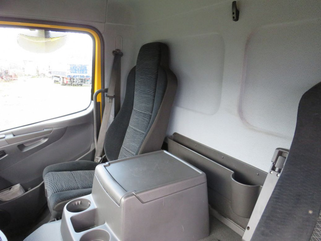 MERCEDES-BENZ Atego 1224 L Pritsche LBW - Curtainsider truck: picture 2 MERCEDES-BENZ Atego 1224 L Pritsche LBW - Curtainsider truck: picture 2