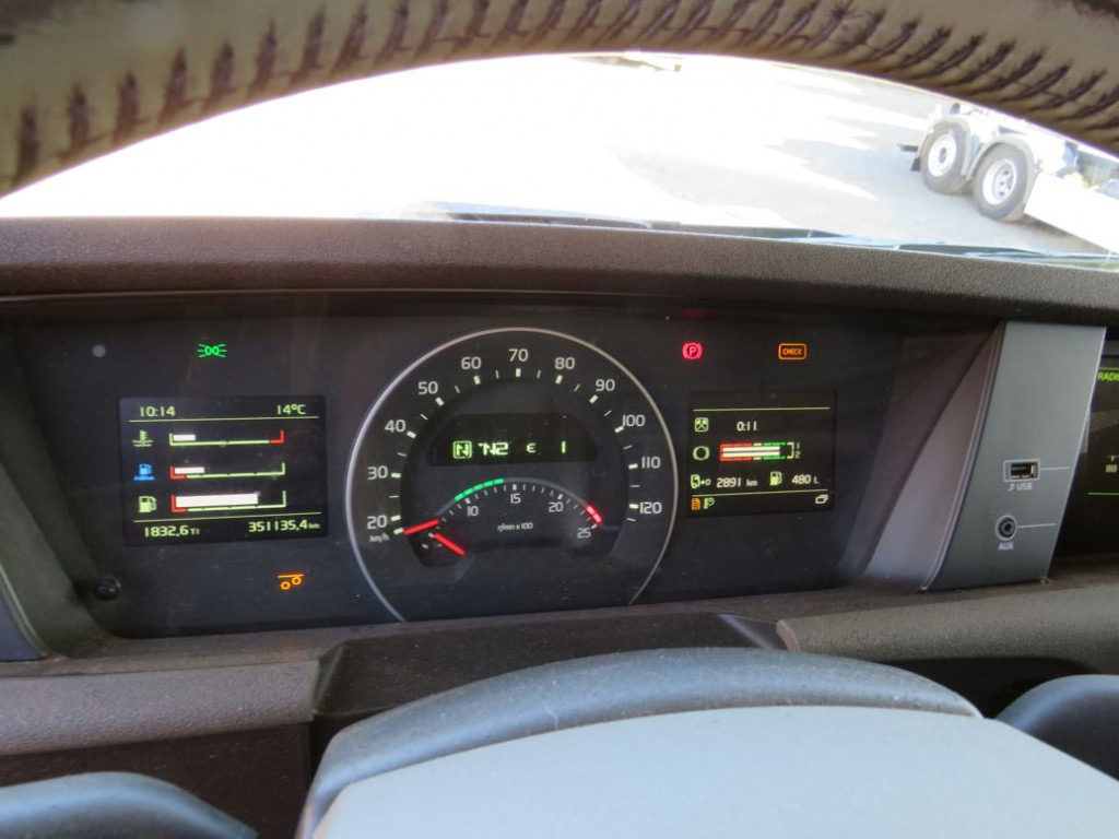 VOLVO (S) Truck FH 460 Abrollkipper Meiller 20.70, Funk - Hook lift truck: picture 5 VOLVO (S) Truck FH 460 Abrollkipper Meiller 20.70, Funk - Hook lift truck: picture 5