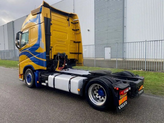 Volvo FH 13.460 trekker, met XL cabine, special paint en incl parc cool, fridge, - Tractor unit: picture 3 Volvo FH 13.460 trekker, met XL cabine, special paint en incl parc cool, fridge, - Tractor unit: picture 3