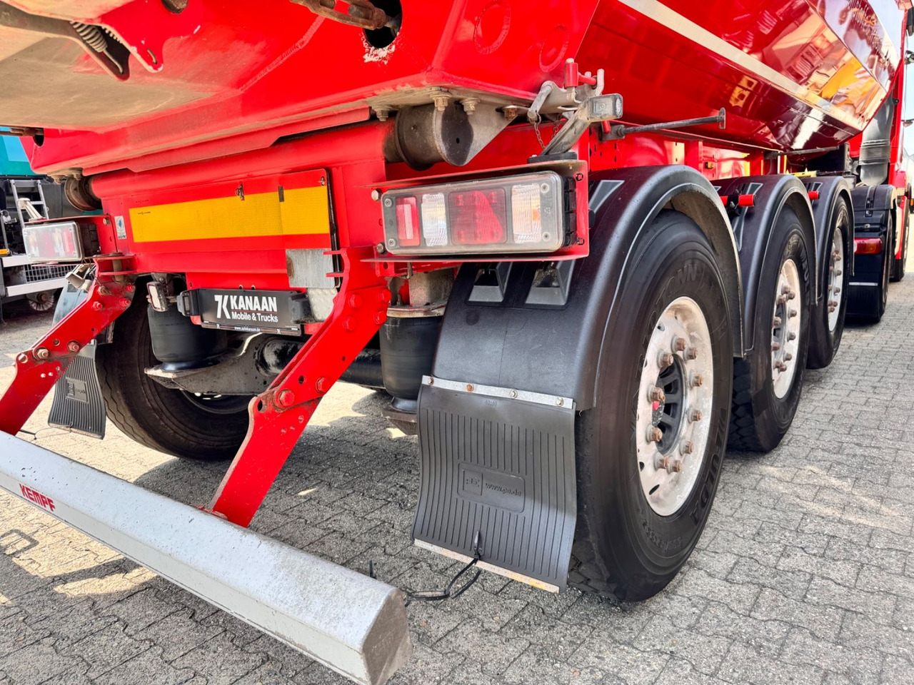 Kempf SKM 35/3 Alu Mulde ca.28m³ el. Verdeck 5.020Kg - Tipper semi-trailer: picture 4 Kempf SKM 35/3 Alu Mulde ca.28m³ el. Verdeck 5.020Kg - Tipper semi-trailer: picture 4