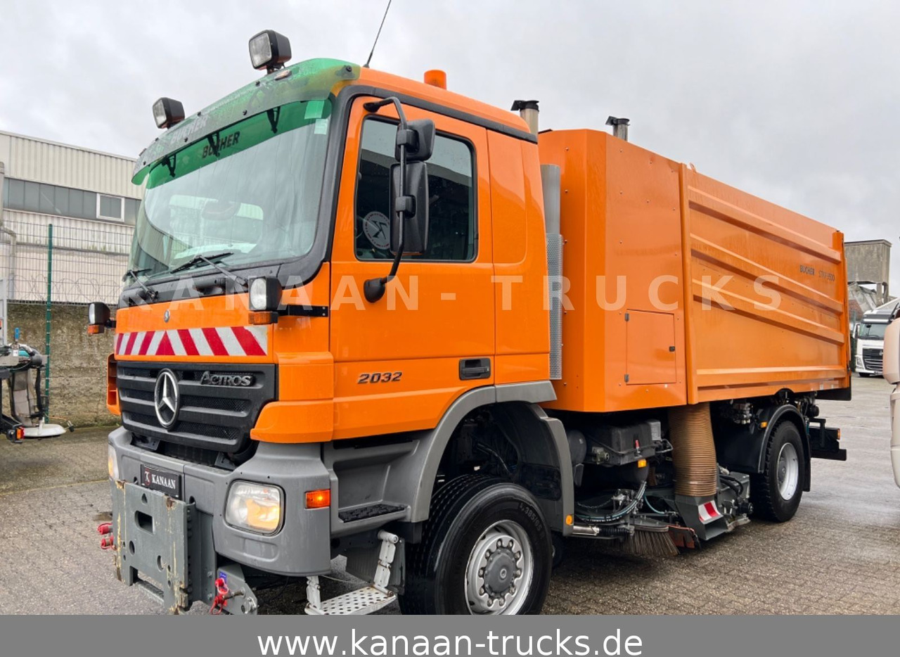 Mercedes-Benz 2032 Actros 4x4 Bucher STKF 9500  AIRPORT  KLIMA - Road sweeper: picture 3 Mercedes-Benz 2032 Actros 4x4 Bucher STKF 9500  AIRPORT  KLIMA - Road sweeper: picture 3