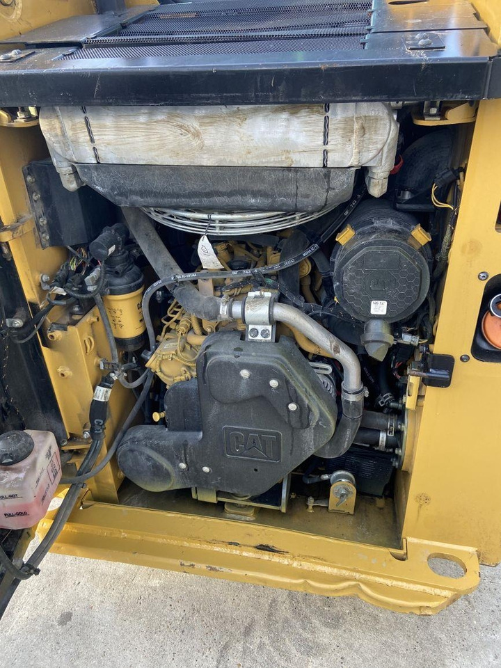 CAT 226 D3 (5867) - Skid steer loader: picture 5 CAT 226 D3 (5867) - Skid steer loader: picture 5