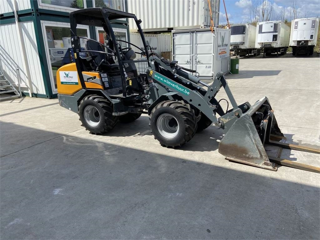 GiANT G2700 Xtra HD (6436) - Compact loader: picture 3 GiANT G2700 Xtra HD (6436) - Compact loader: picture 3