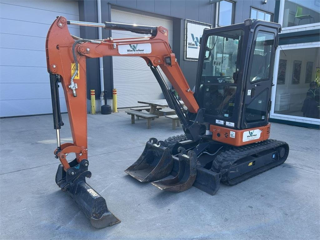 Hitachi ZX26U-6 (9989) - Mini excavator: picture 2 Hitachi ZX26U-6 (9989) - Mini excavator: picture 2