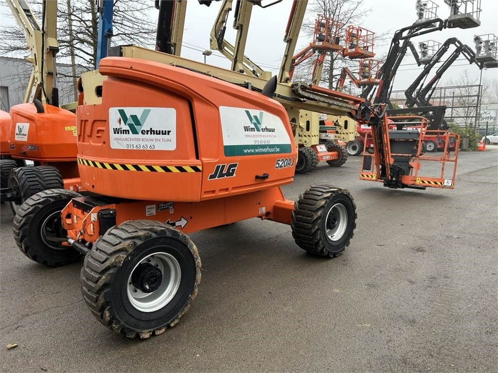 JLG 520AJ (2633) - Articulated boom: picture 3 JLG 520AJ (2633) - Articulated boom: picture 3