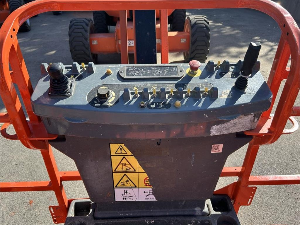 JLG 600 AJ (3218) - Articulated boom: picture 3 JLG 600 AJ (3218) - Articulated boom: picture 3