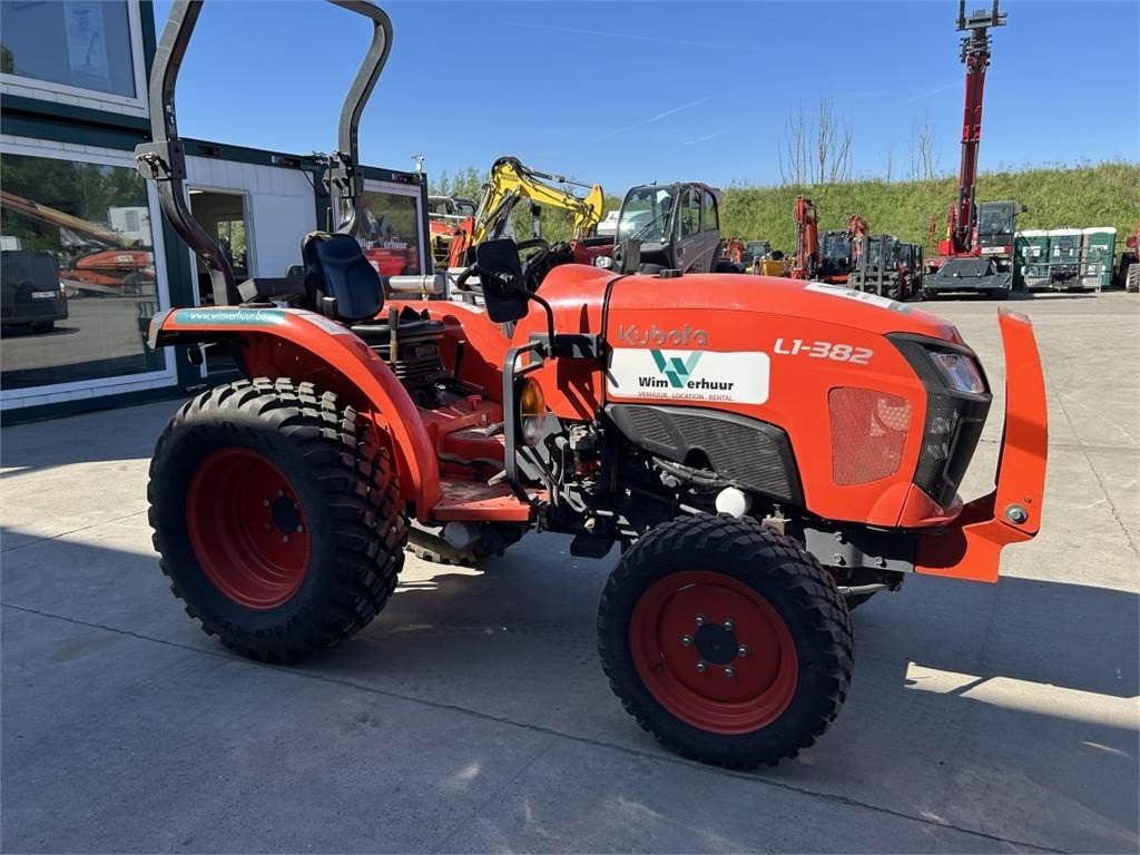 Kubota L1-382 (5283) - Municipal tractor: picture 4 Kubota L1-382 (5283) - Municipal tractor: picture 4