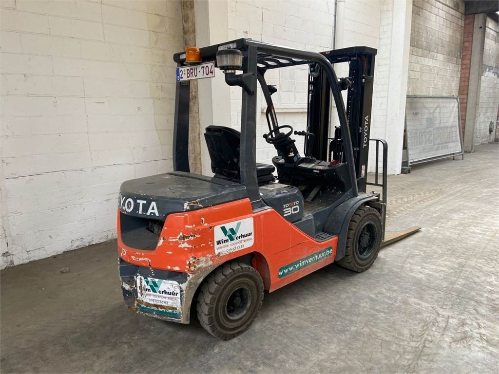 Toyota 52-8FDF30 (6317) - Diesel forklift: picture 2 Toyota 52-8FDF30 (6317) - Diesel forklift: picture 2