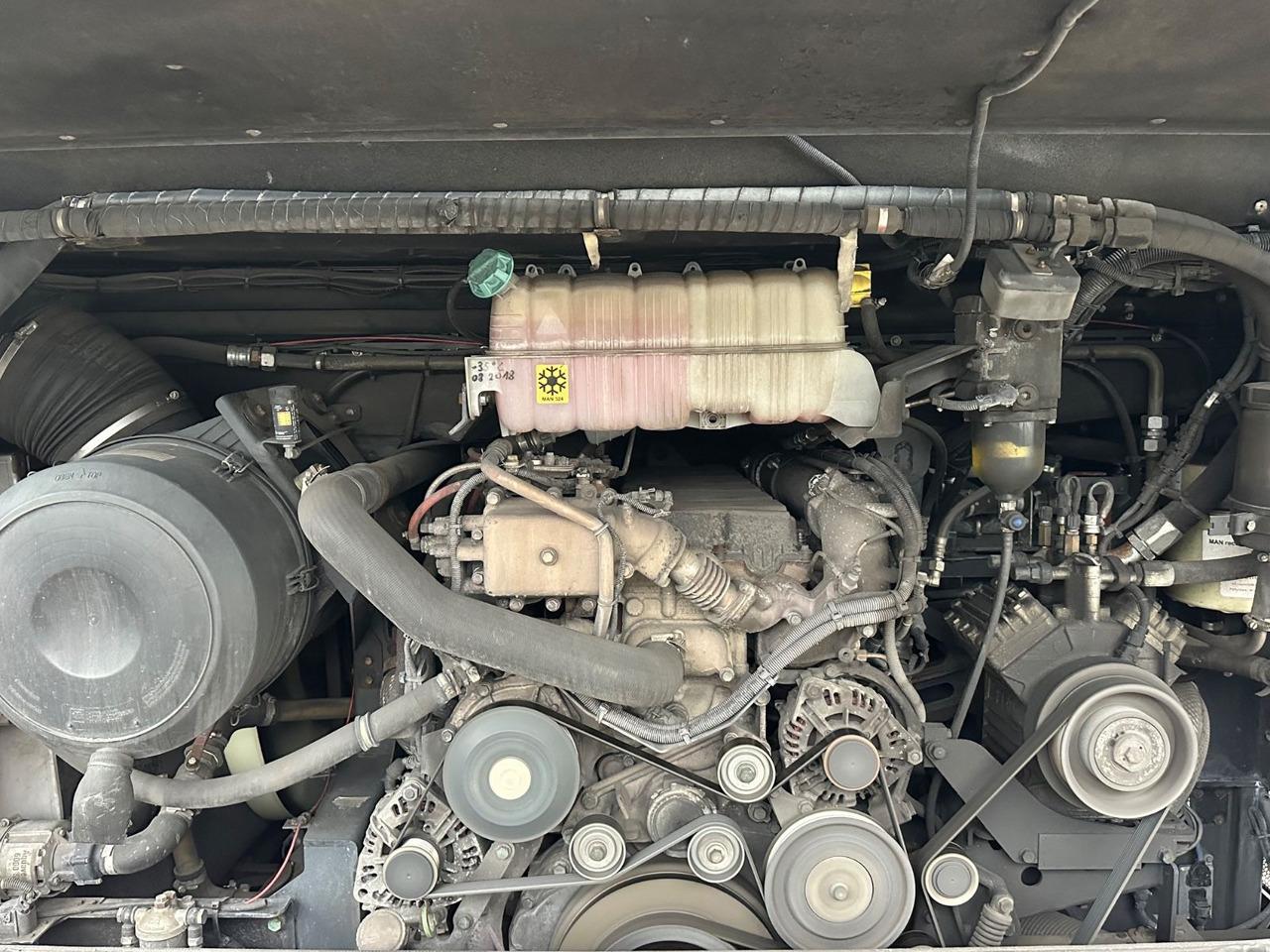 MAN R08 Lions Coach L (wenig Km*Behinderten gerecht) MAN R08 Lions Coach L (wenig Km*Behinderten gerecht) - Coach: picture 4 MAN R08 Lions Coach L (wenig Km*Behinderten gerecht) MAN R08 Lions Coach L (wenig Km*Behinderten gerecht) - Coach: picture 4